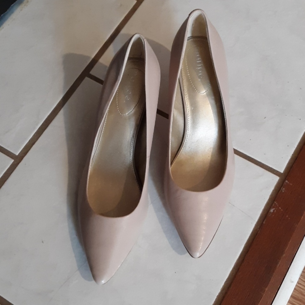Nude Maripe kitten heels
